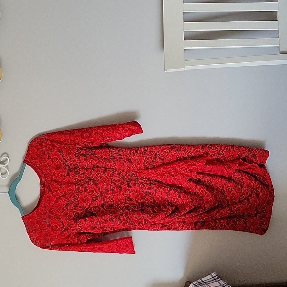 VFSHOW red lace dress, size large, NWT